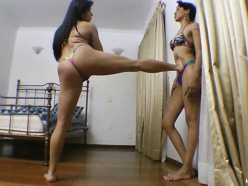 Kelly Silva likes to dominate by kicking skinny slave